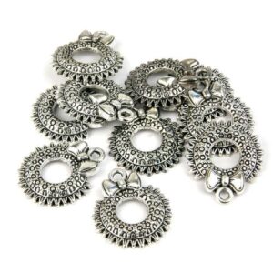 Christmas Wreath Charms - Silver