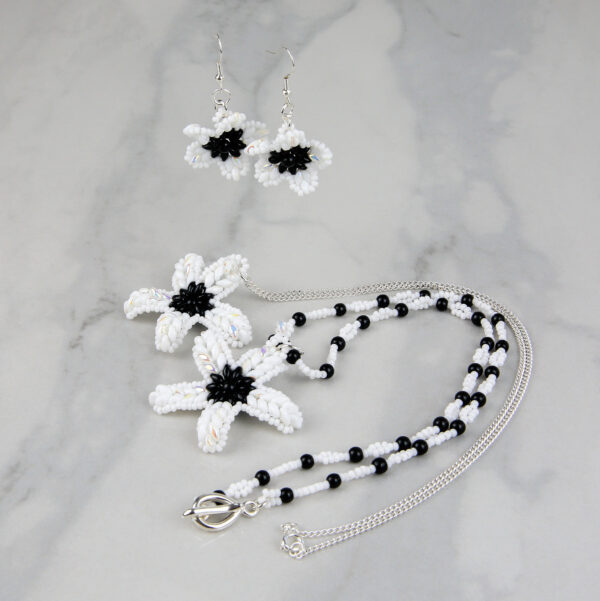 Winter Daisy Necklace and Earrings Workshop