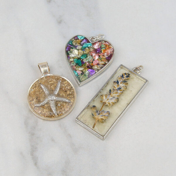 Starter Resin Jewellery Making Workshop - Image 9