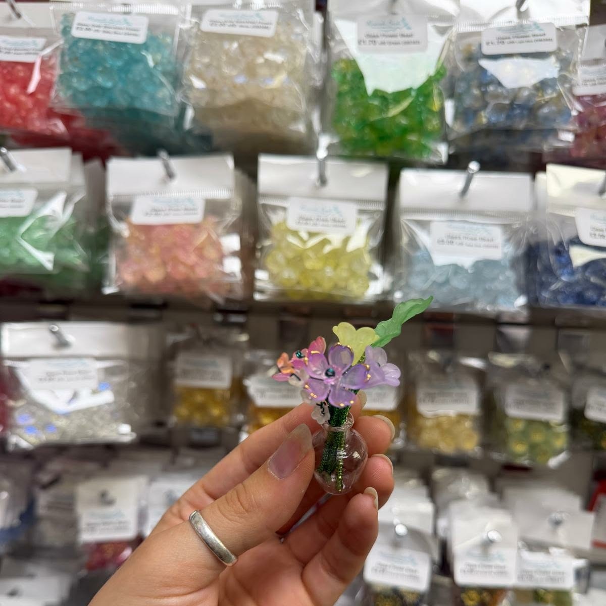 Beaded Bloom Club – Build Your Own Everlasting Bouquet - Image 3